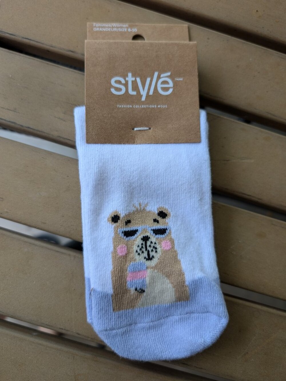 Cotton Ankle Socks with a groundhog design